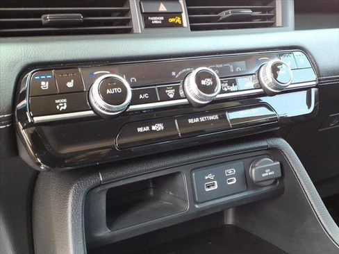 Used 2023 Honda Pilot Elite image 24