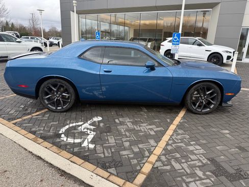 Used 2022 Dodge Challenger R/T w/ Plus Package image 4