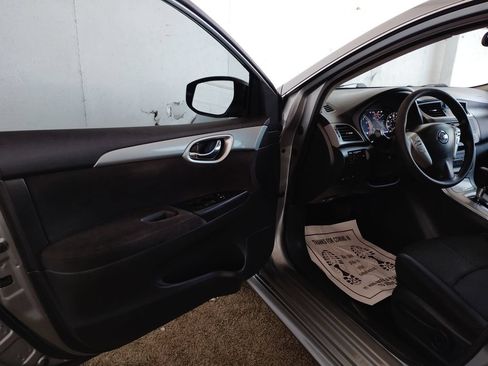 Used 2013 Nissan Sentra SR FWD image 18