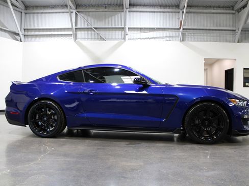 Used 2016 Ford Mustang Shelby GT350 w/ Technology Package image 12