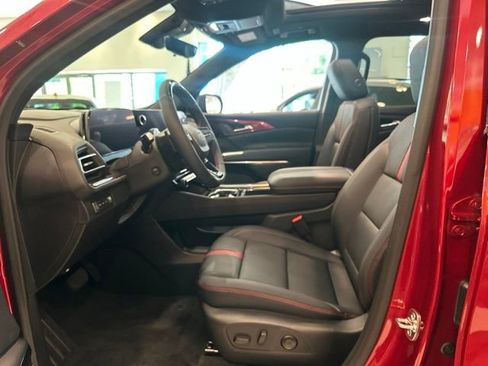 New 2026 Chevrolet Traverse RS w/ LPO, Floor Liner Package AWD/4WD image 10