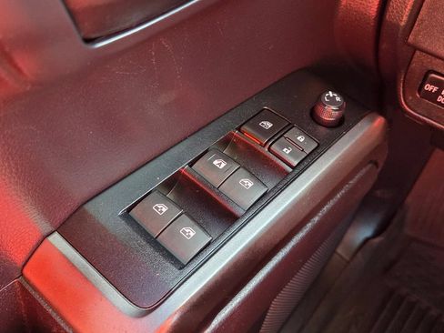Used 2021 Toyota Tacoma SR5 RWD image 21