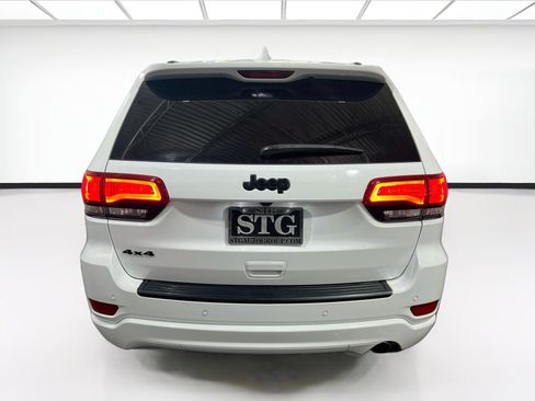 Used 2020 Jeep Grand Cherokee Altitude AWD/4WD image 5