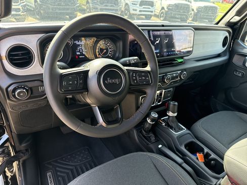 Used 2024 Jeep Wrangler Unlimited Sport AWD/4WD image 21