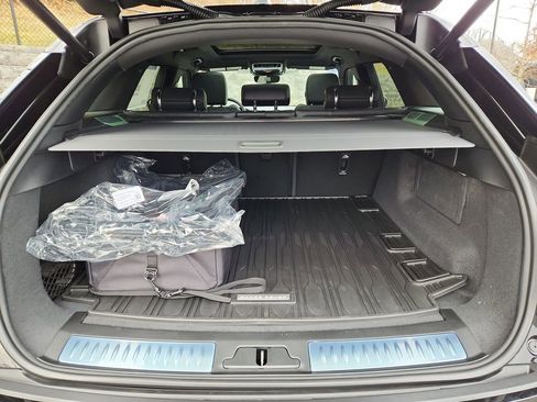 Used 2026 Land Rover Range Rover Velar S AWD/4WD image 13