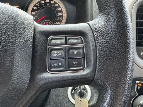 Used 2015 RAM 1500 Express AWD/4WD image 17
