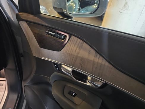 Certified 2025 Volvo XC90 B6 Ultra w/ Protection Package AWD/4WD image 11