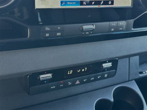 Used 2024 Mercedes-Benz Sprinter 2500 image 23