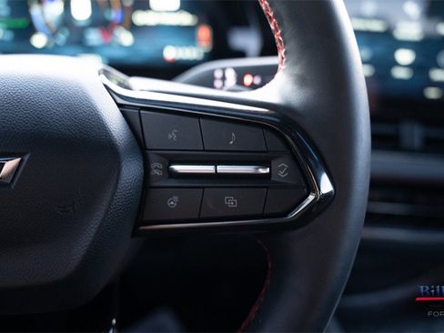 Used 2025 Chevrolet Equinox RS w/ Safety and Technology Package image 17