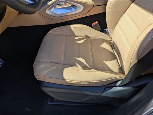 New 2026 Mercedes-Benz GLS 580 4MATIC image 4