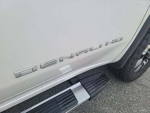 Used 2025 GMC Sierra 2500 Denali w/ Technology Package AWD/4WD image 10
