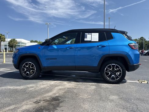 Used 2025 Jeep Compass Trailhawk w/ Trailer Tow Group AWD/4WD image 14