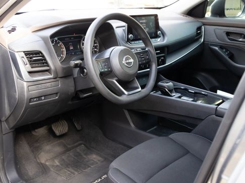 Used 2023 Nissan Rogue S FWD image 10