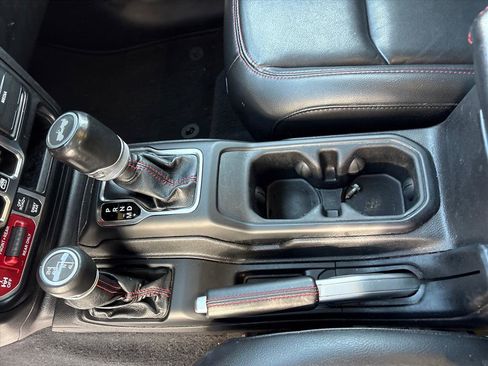 Used 2021 Jeep Wrangler Unlimited Rubicon image 24