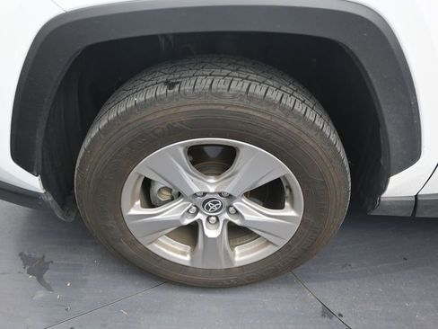 Used 2025 Toyota RAV4 XLE w/ Convenience Package AWD/4WD image 9
