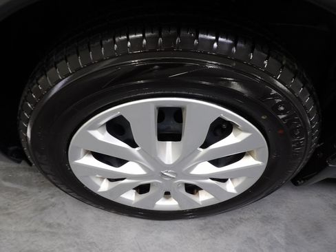 Used 2020 Nissan Rogue S FWD image 23