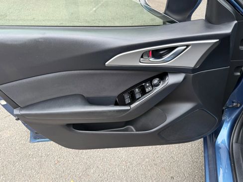 Used 2017 MAZDA MAZDA3 Sport w/ Preferred Equipment Package image 16