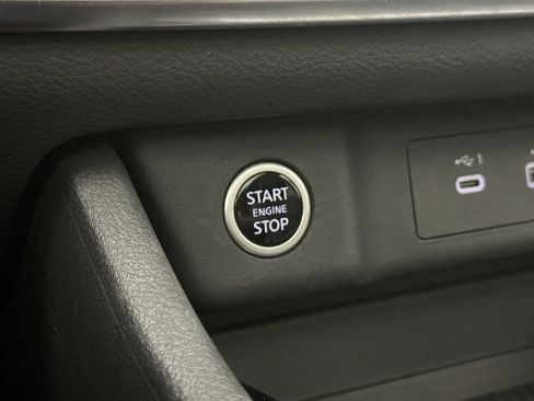 Used 2023 Nissan Rogue SV w/ SV Premium B Package image 19