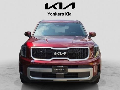 Certified 2023 Kia Telluride EX w/ EX Captain's Chair Package AWD/4WD image 3