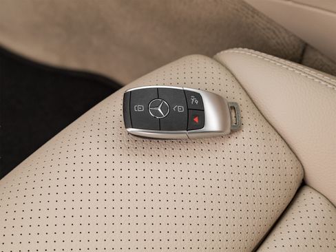 Used 2023 Mercedes-Benz C 300 Sedan image 36