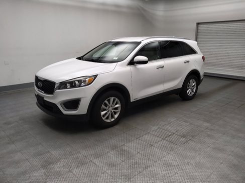Used 2018 Kia Sorento AWD image 2