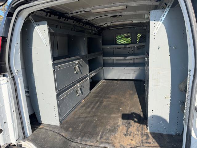 Used 2015 Chevrolet Express 2500 RWD image 28