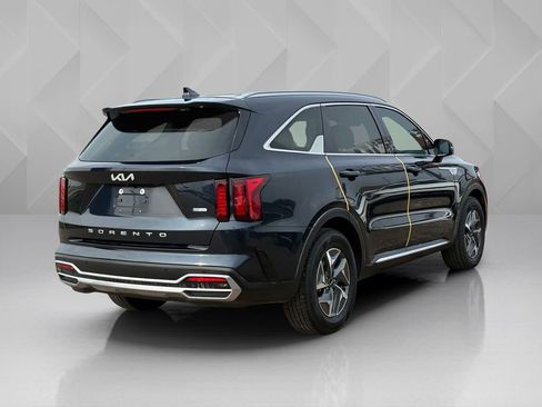 Used 2022 Kia Sorento S FWD image 5