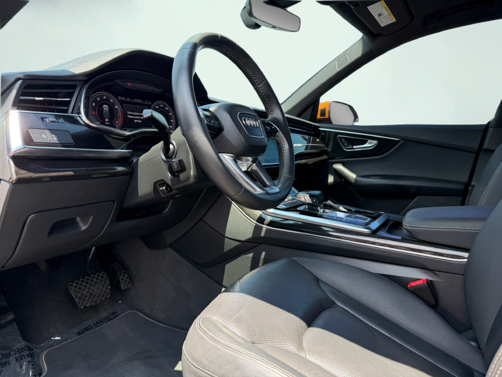 Used 2019 Audi Q8 Premium Plus w/ Premium Plus AWD/4WD image 31