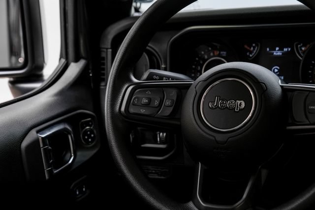 Used 2025 Jeep Gladiator Sport AWD/4WD image 57