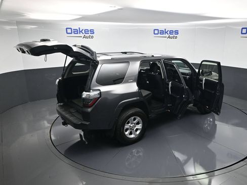Used 2016 Toyota 4Runner SR5 AWD/4WD image 58