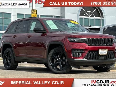 Certified 2023 Jeep Grand Cherokee Altitude RWD image 1