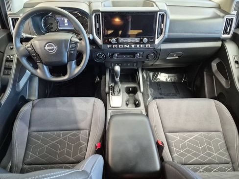 Used 2025 Nissan Frontier SV w/ SV Convenience Package AWD/4WD image 23