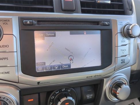 Used 2018 Toyota 4Runner SR5 Premium image 19