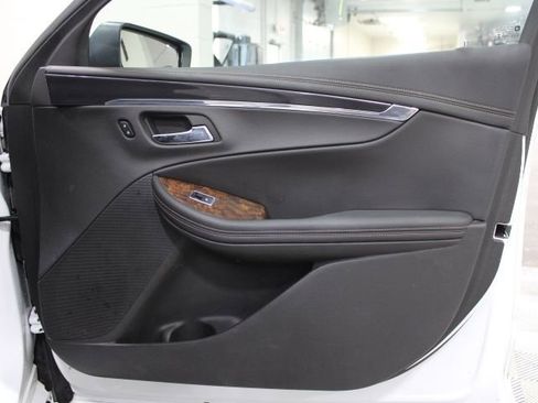 Used 2014 Chevrolet Impala LT w/ Convenience Package FWD image 23