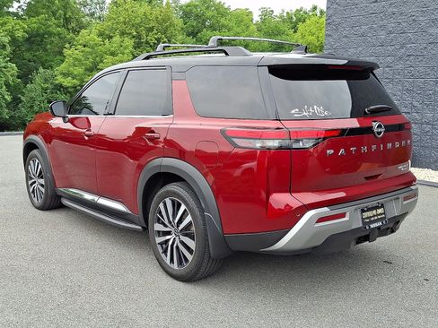 Certified 2022 Nissan Pathfinder Platinum w/ Cargo Package AWD/4WD image 5