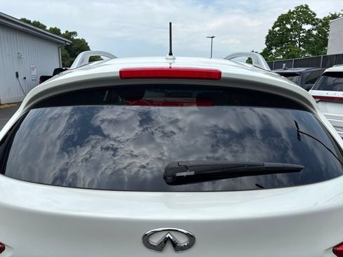 Used 2012 INFINITI FX35 AWD w/ Premium Pkg image 6