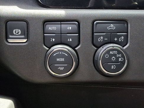 Used 2024 Chevrolet Silverado 1500 LT Trail Boss w/ Protection Package AWD/4WD image 24