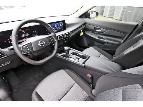 New 2026 Nissan Sentra SV w/ SV Convenience Package FWD image 12