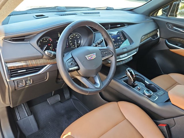Used 2021 Cadillac XT4 Premium Luxury FWD image 10
