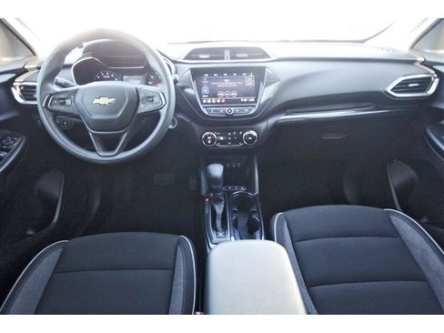 Used 2021 Chevrolet TrailBlazer LT w/ Convenience Package image 11