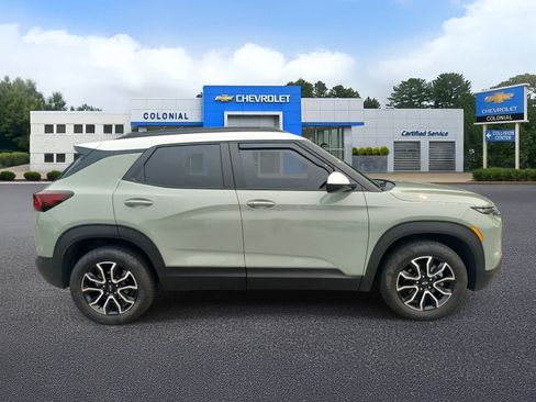 Used 2024 Chevrolet TrailBlazer ACTIV w/ Convenience Package AWD/4WD image 3