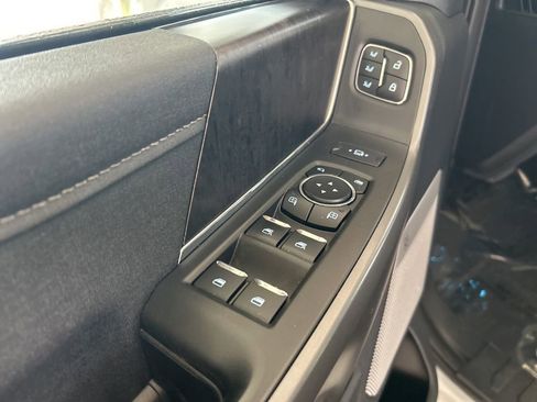 Used 2025 Ford F350 Lariat image 38