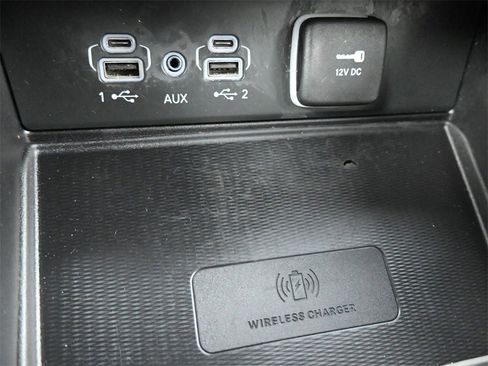 Used 2023 Jeep Grand Cherokee L Laredo image 17