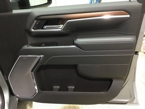 New 2025 GMC Sierra 2500 Denali w/ Denali Reserve Package image 55