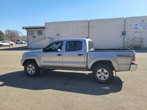 Used 2015 Toyota Tacoma 4x4 Double Cab w/ TRD Off-Road Package image 23