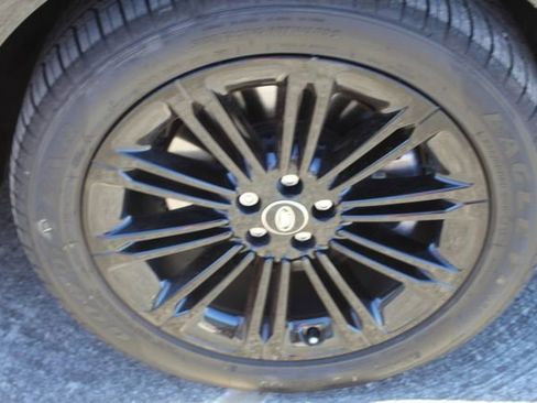 Used 2025 Land Rover Range Rover Evoque S image 9