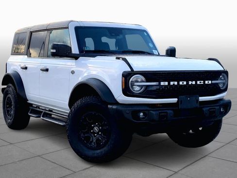 Used 2023 Ford Bronco Wildtrak image 2