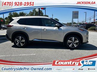 Used 2021 Nissan Rogue SL image 1