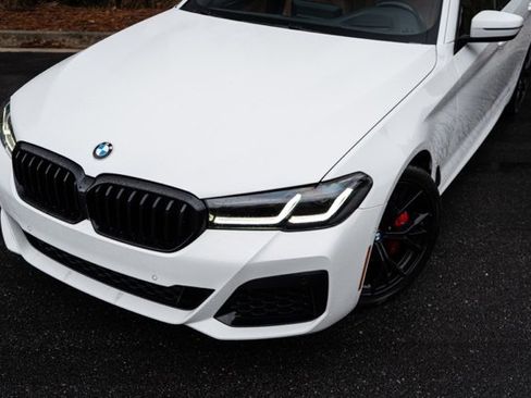 Used 2023 BMW 530i w/ M Sport Package image 2