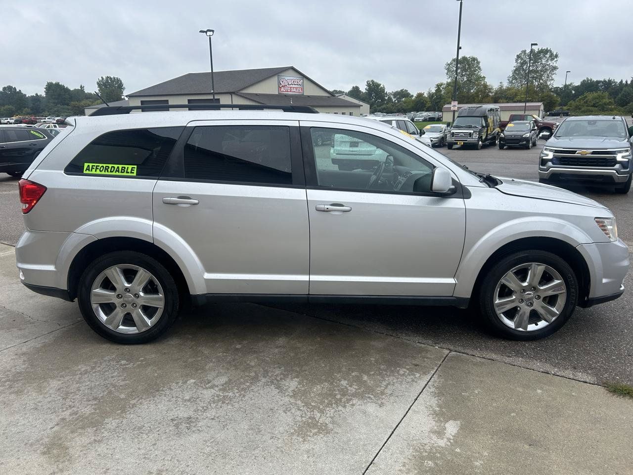 Used 2012 Dodge Journey SXT w/ Convenience Group I FWD image 4
